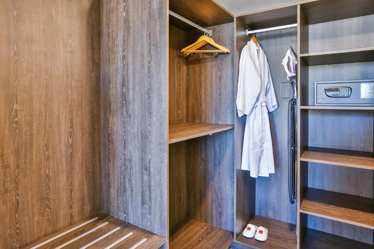 Transamerica Collection Goiânia Dış mekan fotoğraf A wardrobe